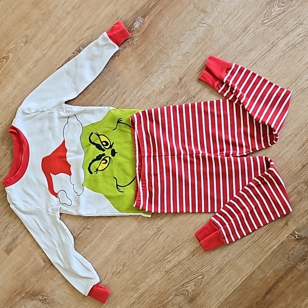 Pottery Barn Kids Grinch pajamas, Size 4